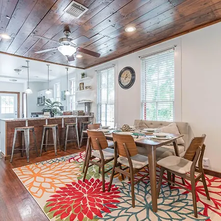 Free Parking, Walk To Botanical Garden, Ps4, Grill, Private Fenced Backyard, Pets Allowed